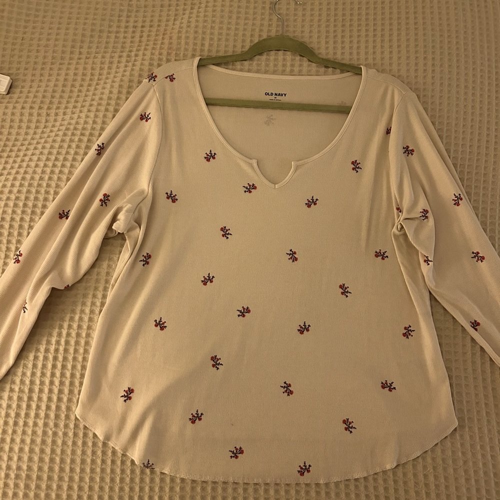 Old Navy Long sleeve with little flowers
